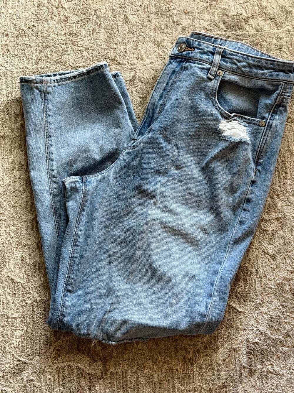 American Eagle High-Rise Mom Jeans Light Wash Size 8 - Picture 2 of 4